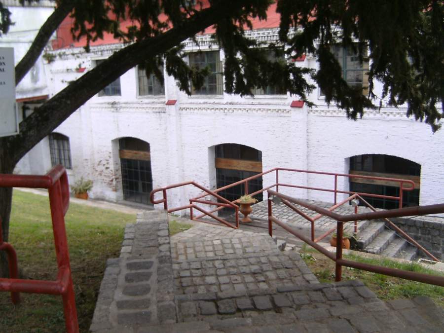 Aventúrate en Fray Bentos Explora y descubre lugares fascinantes