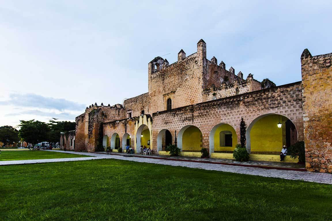 exterior del ex convento de San Bernardino